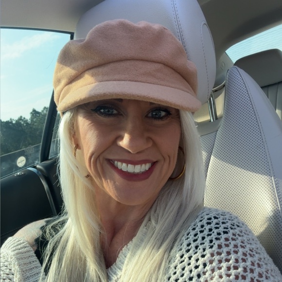 hollykey33